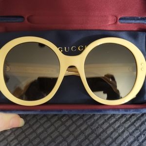 Gucci oversized sunglasses